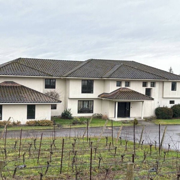 20 acre private winery estate - 9250 square foot house with 5 bedroom suites