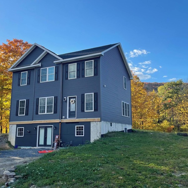 20 miles from Cooperstown NY- Spacious 5-bedroom house in charming Scheneuvs