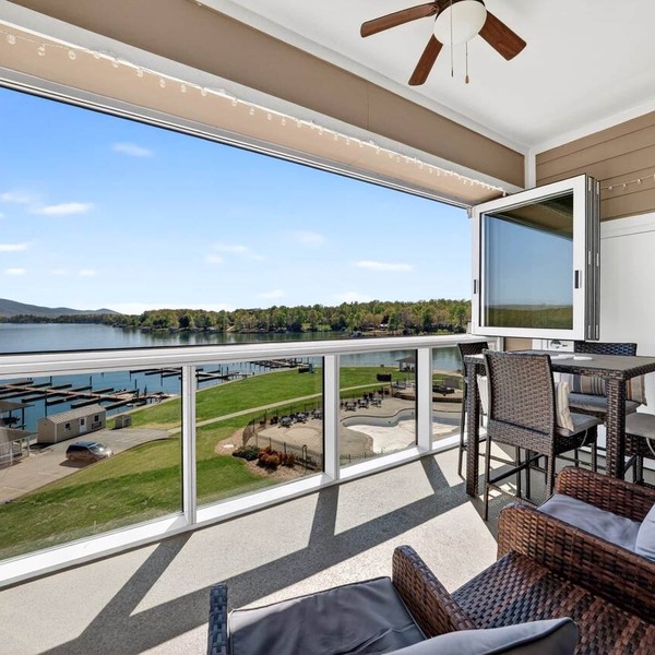 #233 Pointe - 2 Bedroom Lakefront Condo at Mariners SML