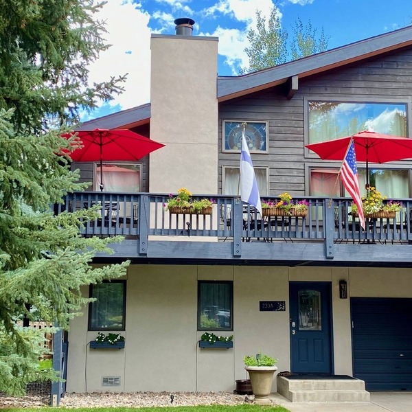 260+ 10★ Reviews! Between Vail & Beaver Creek Hot Tub/Fire Table/Ski/Hike/Golf