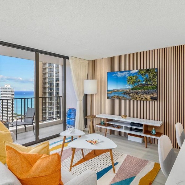 26FL with ocean views, steps from Waikiki beach