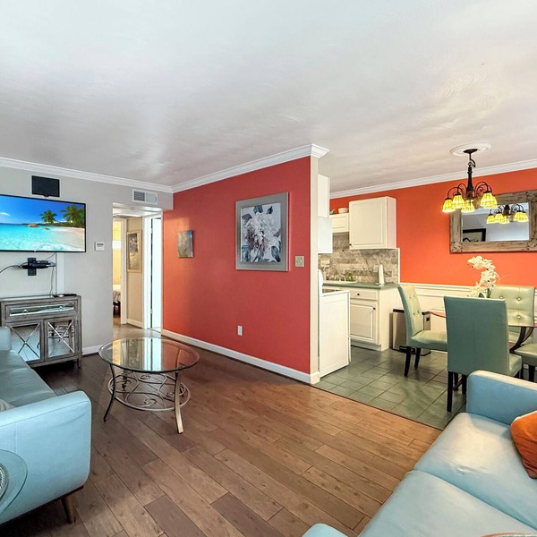 2BDRM Beach Escape! Relaxation, Sun and Fun!
