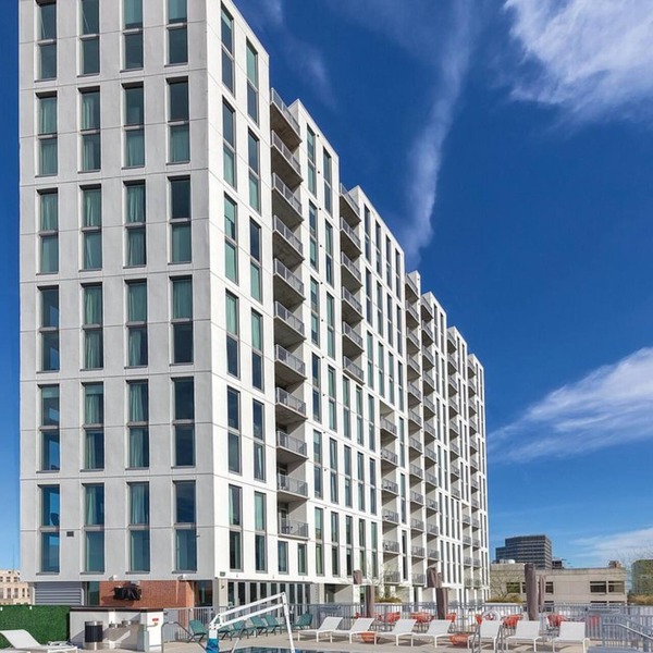 2Bed/2Bath Deluxe Unit in a Central Austin Resort with a Rooftop Pool!