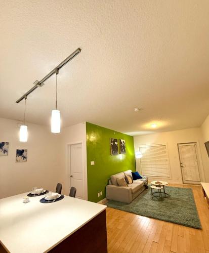 2bedroom luxury Condo