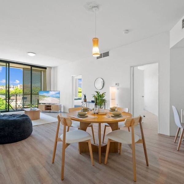 2BR Chippendale | Free Parking, Walk to Central