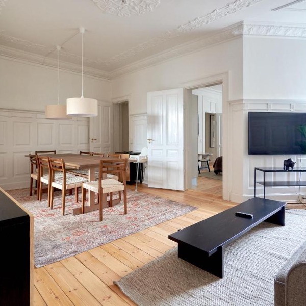 2BR Loft - Modern & Central