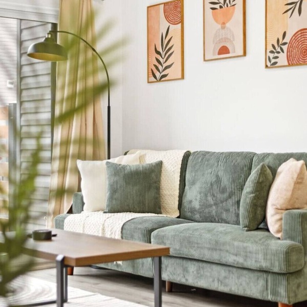 2BR Modern Condo | High Ceilings, Ensuite & Patio