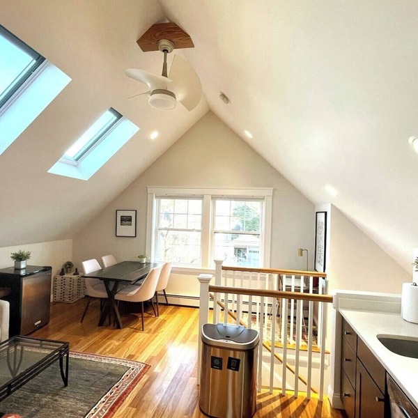 2BR Suite - Bright - Modern - Central AC - Parking