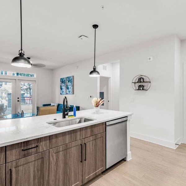 2BR Sunspot: Poolside Living in Apollo Beach