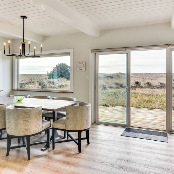 3-acre Oceanfront Home: Game Room & Fire Pit!