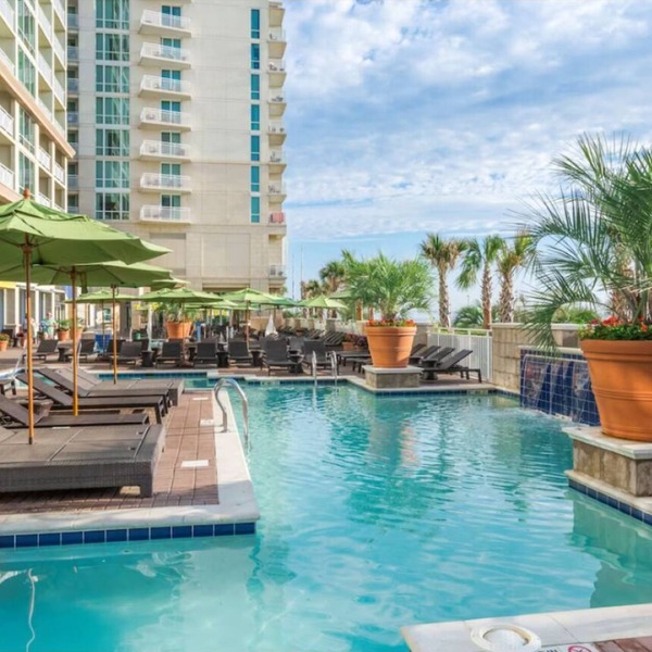 3 Beachside Rooms Perfect for Families & Groups + Outdoor Swimming Pool