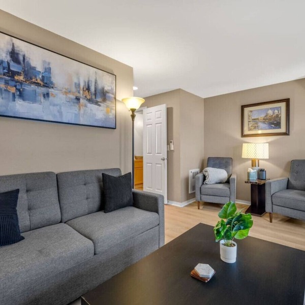 3 Bed, 2.5 Bath Fremont Escape: Hot Tub, BBQ