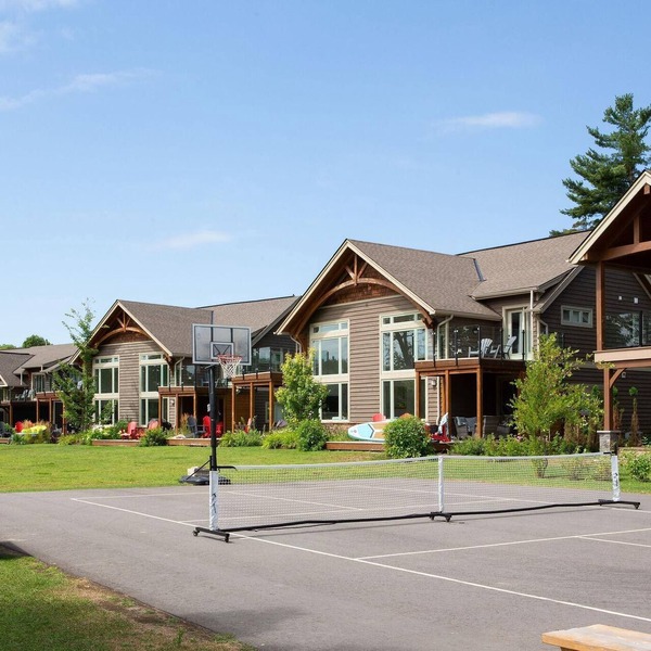3 + bed 2 bath Villa on Lake Muskoka