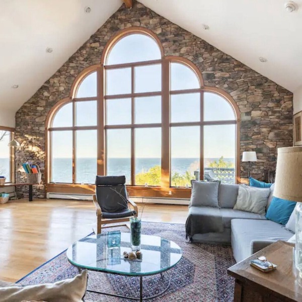 3 bed, 3 full bath, beachfront, AMAZING views, fireplace