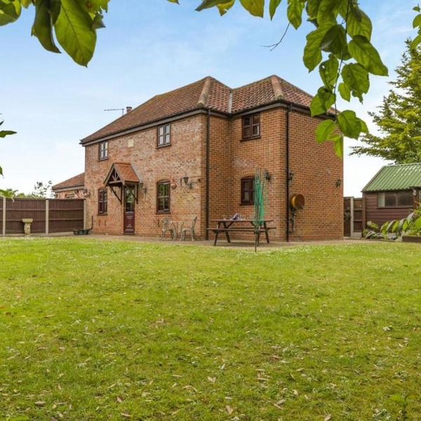 3 Bed in Acle oc-b41410
