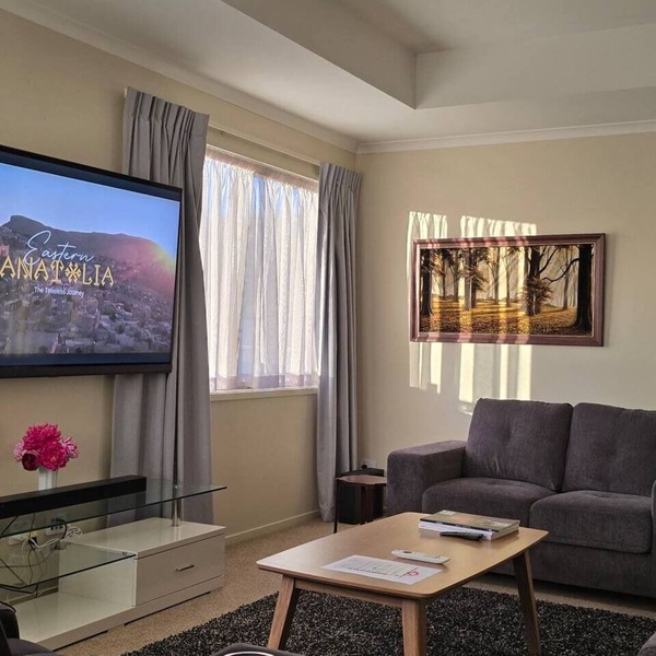 3 Bedroom home in Palmerston North + BBQ + Sky Tv