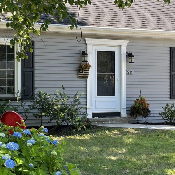 3 Bedroom/2 Baths in a central Marquette location.