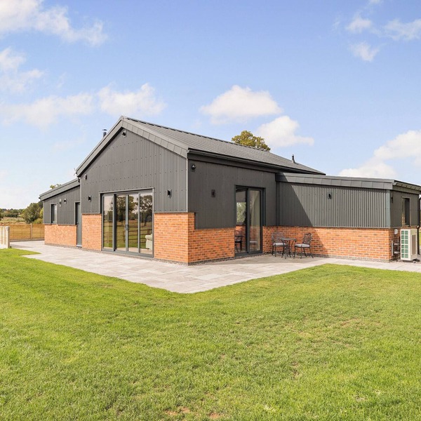3 bedroom accommodation in Congerstone