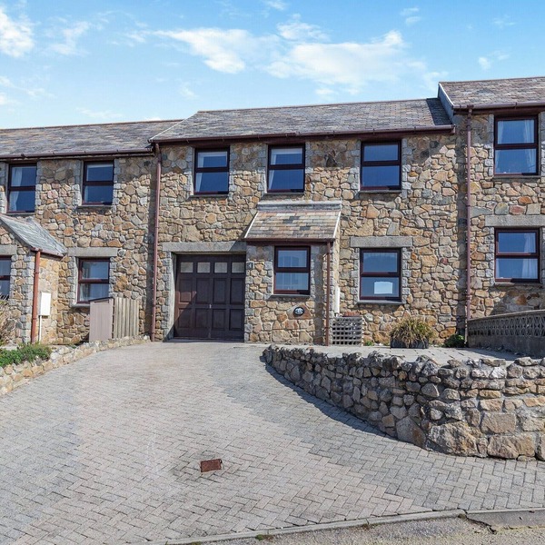 3 bedroom accommodation in Porthleven