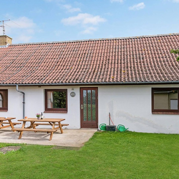 3 bedroom accommodation in Humble