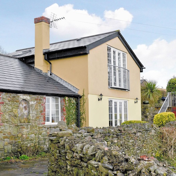3 bedroom accommodation in Llangeinor, near Bridgend