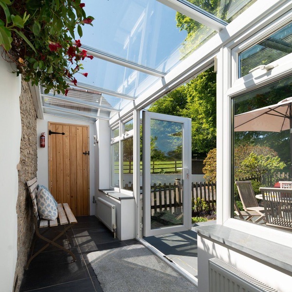 3-Bedroom Countryside Cottage Close to North Devon's Beaches and Exmoor, with onsite games room