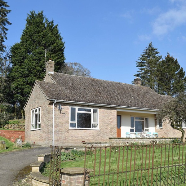3 bedroom accommodation in near Chipping Warden