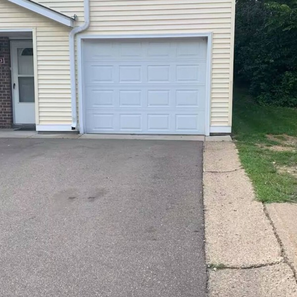 3-bedroom townhome in Eagan MN close to the Mall of America, and MSP Airport.