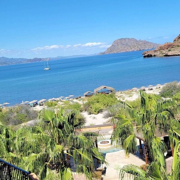 3-BR Luxury Suite on premier floor bay view at Villa del Palmar