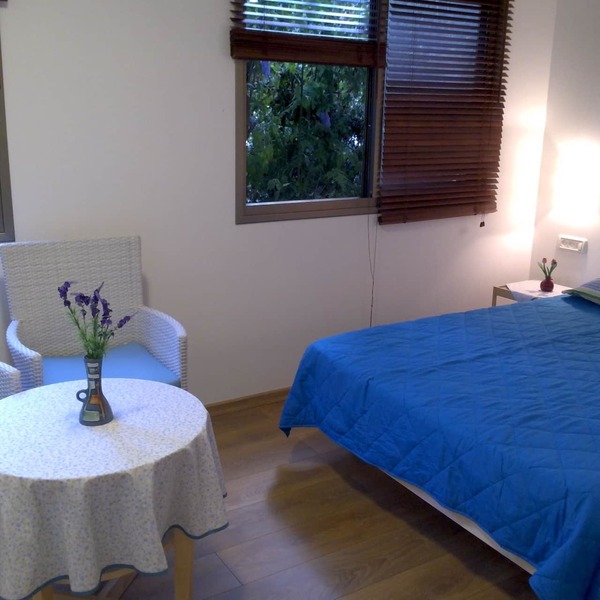3 fully equipped , centrally located, private entrance vacation units.