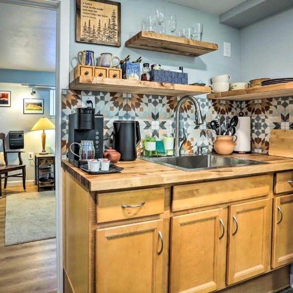 3 Mi to Dtwn: Convenient Denver Apt