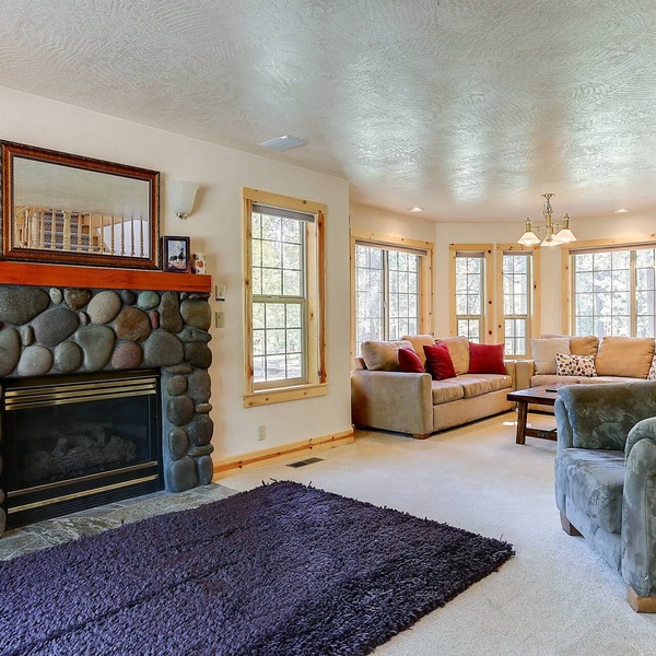 3 Mt Baker - Gorgeous! Hot Tub, SHARC passes, A/C, Game Table, Luxurious Linens