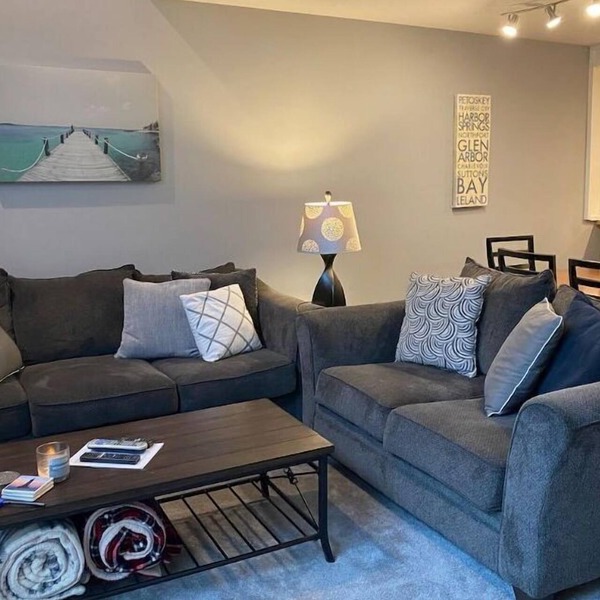 3 pools! Updated bedroom/loft area. Minutes from ski/golf/lakes.