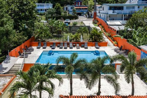 3 Villas with Stunning Views & 2 Private Pools