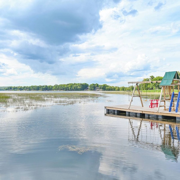 3 Waterfront Cottages with Large Dock - Sleeps 16