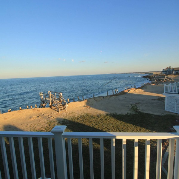 3 White Cap- Oceanfront Condo, Stunning Views, Beach Access, Central location