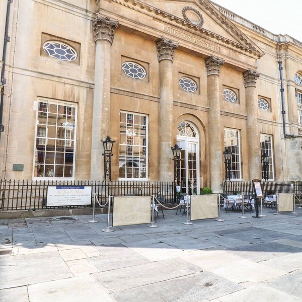 33 Crescent Gardens
