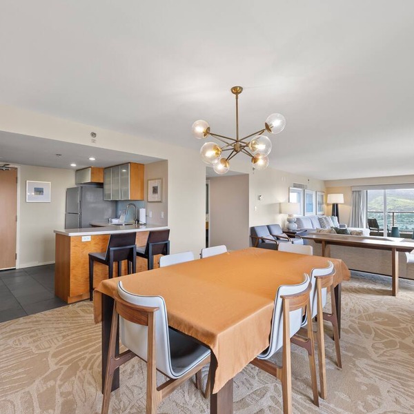 34th Floor Ala Moana Large Regal Suite - 2Br/3Ba, Book Now at Special Rate!