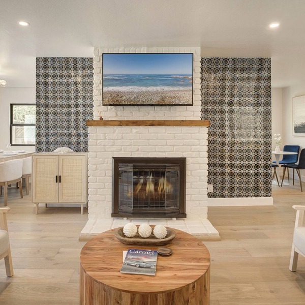 3944 Seaside Bash - Central Carmel Location