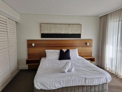 3BR Golfside Villa | Pools, Tennis & Relaxation