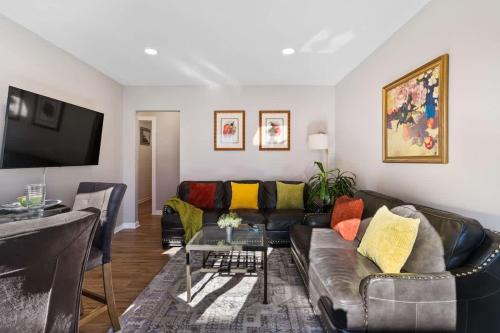 3BR Home 2 Baths Bonus Room, Minutes to NYC