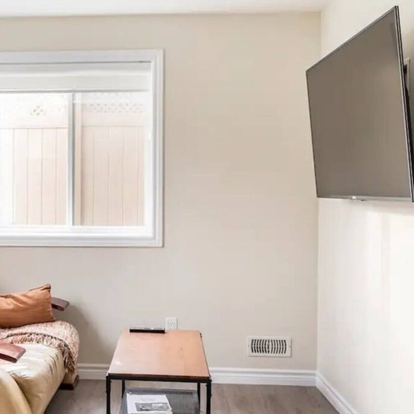 3BR Sunshine basement w separate entrance Waterloo