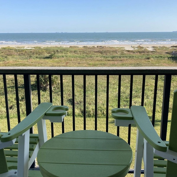 3rd Floor Beachfront Condo with a Fantastic view of the Gulf —Sleeps 2.