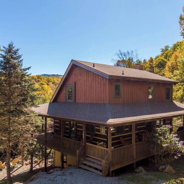 4-Bed/Bath Cabin: Hot Tub, Game Room, Pet-Friendly!