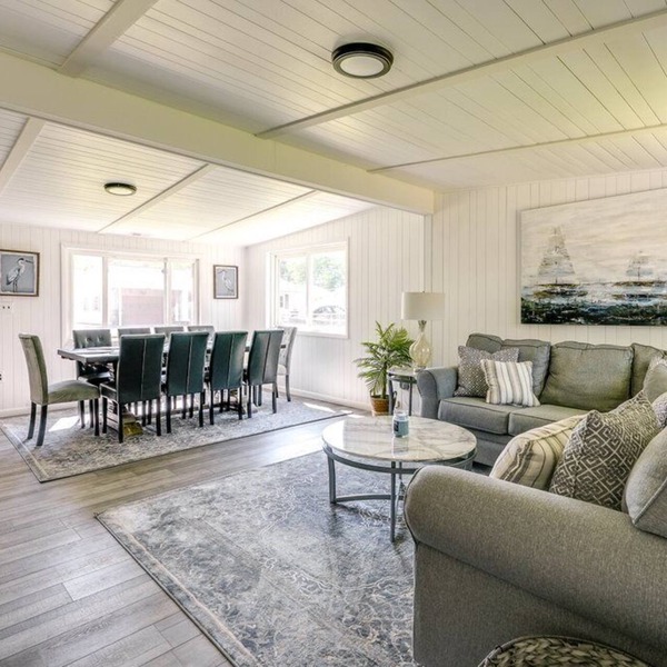 4 Bedroom/2 bath Cozy Lake Milton Getaway with dock. 300 yards to the water!