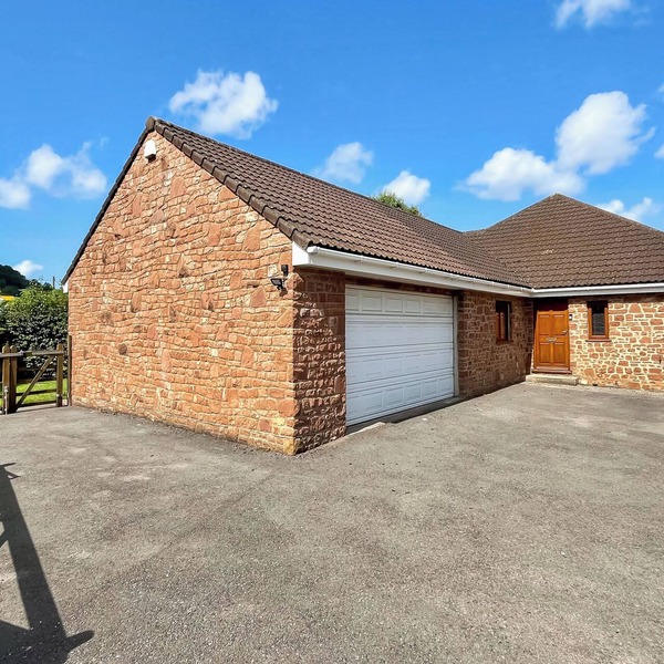 4 bedroom accommodation in Compton Martin, near Cheddar