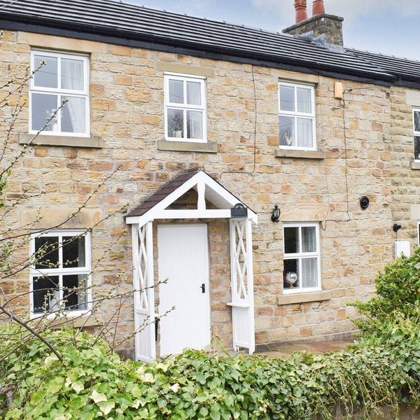 4 bedroom accommodation in Elsecar, near Barnsley