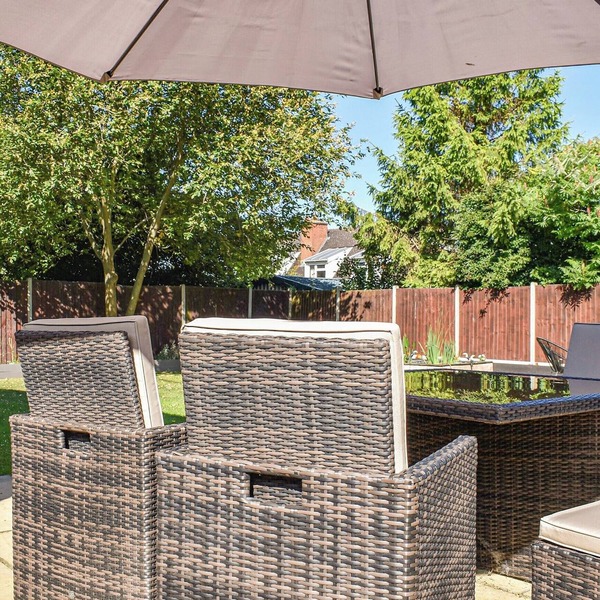 4 bedroom accommodation in Evesham