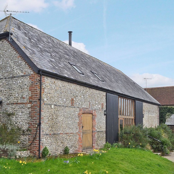 4 bedroom accommodation in Compton, near Chichester
