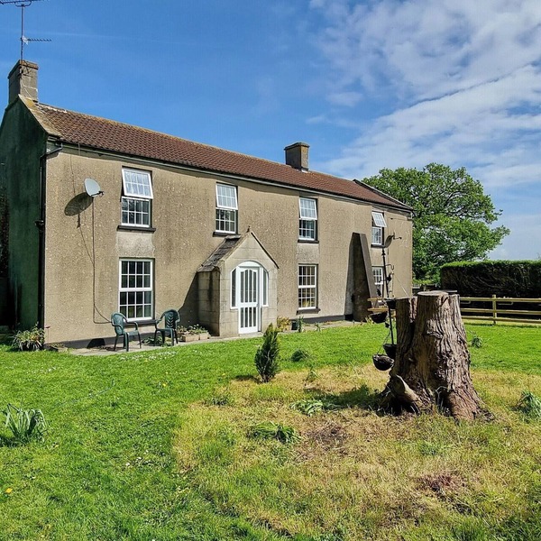4 bedroom accommodation in East Rolstone, near Weston-Super-Mare